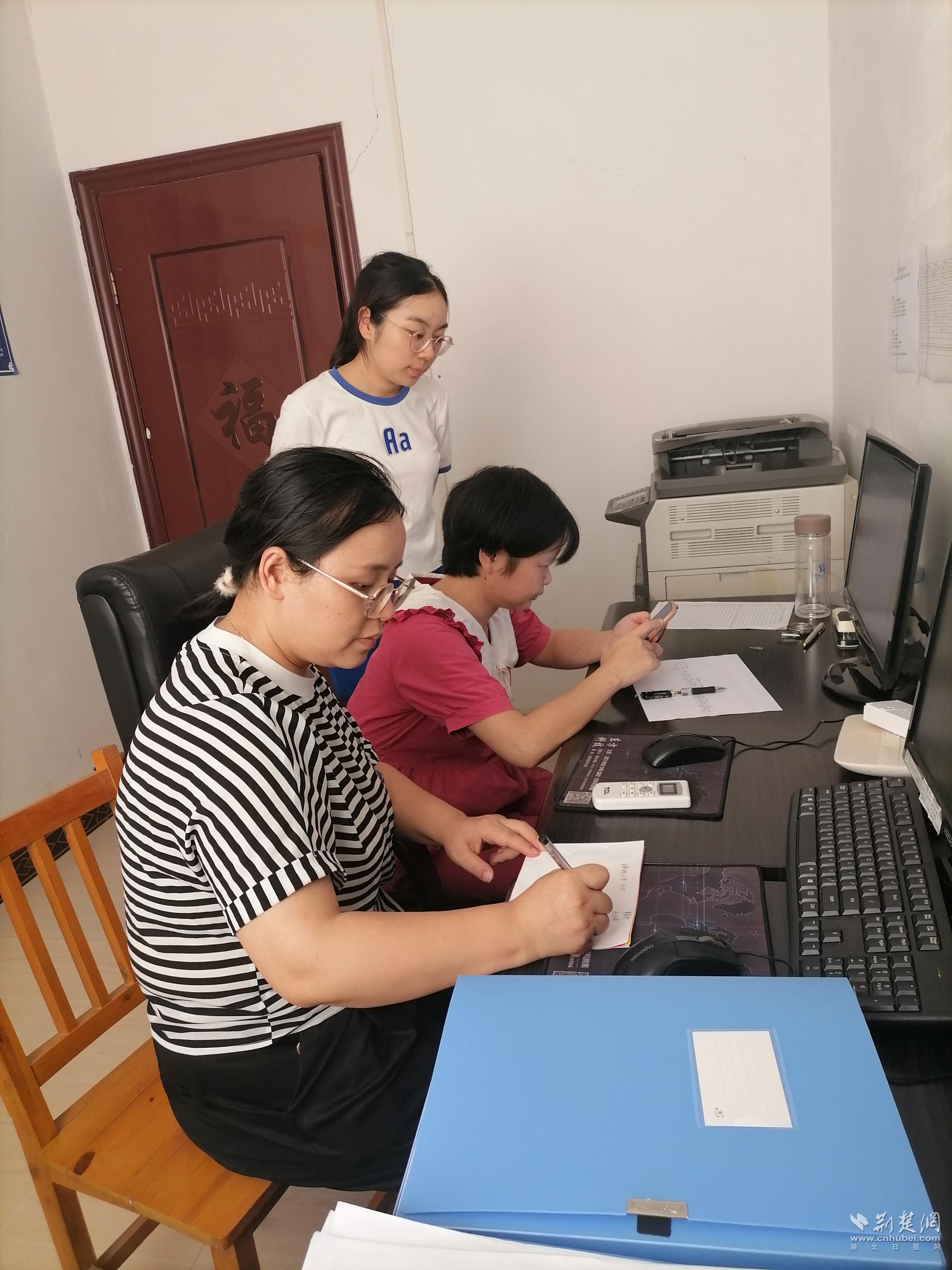 巴東縣 多措并舉力促政務服務提檔升級 證照代辦服務