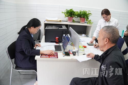 內(nèi)江市市中區(qū)行政審批局 流動(dòng)服務(wù)點(diǎn)打通證照辦理“最后一公里”，貼心代辦服務(wù)暖民心